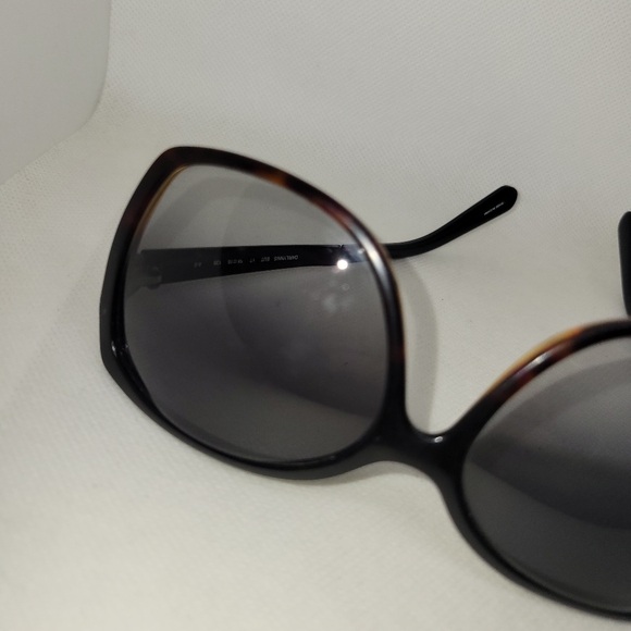 Kate Spade Sunglasses with Case - Picture 11 of 16